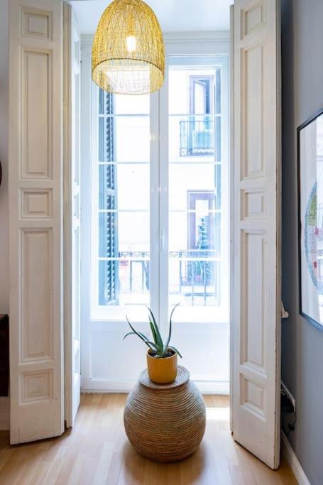 Beautiful Apartment In Malasana For 3 Pax - Ferrer Madrid Luaran gambar