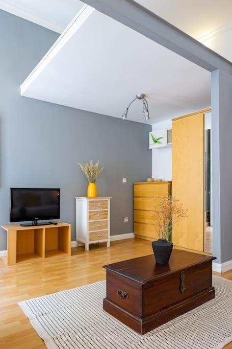 Beautiful Apartment In Malasana For 3 Pax - Ferrer Madrid Luaran gambar