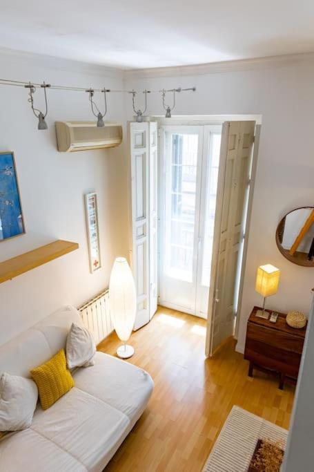 Beautiful Apartment In Malasana For 3 Pax - Ferrer Madrid Luaran gambar