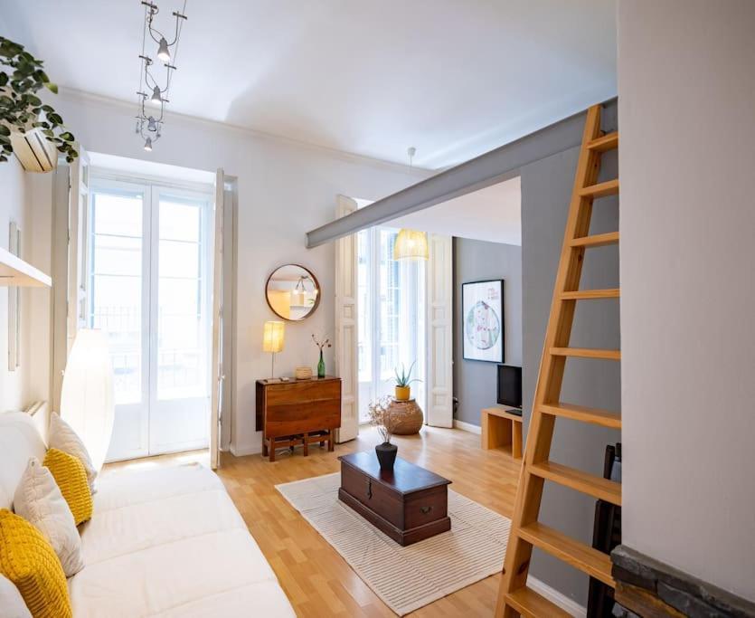 Beautiful Apartment In Malasana For 3 Pax - Ferrer Madrid Luaran gambar
